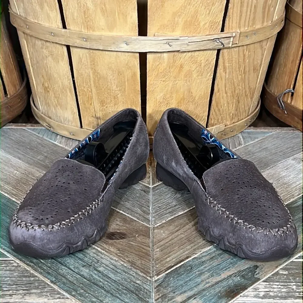 Skechers Relaxed Fit Bikers Expressway Brown Suede Slip-On Shoes Womens Size 6.5